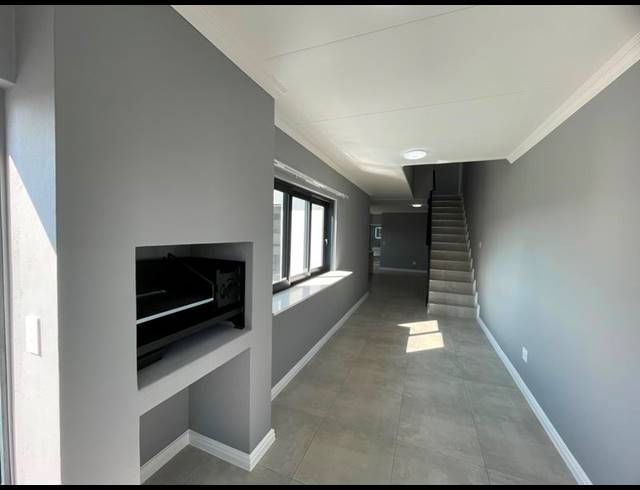 3 BEDROOM PROPERTY TO RENT IN HALFWAY HOUSE